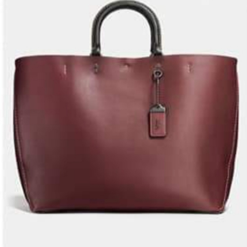 ISO matching accessories for this tote in oxblood